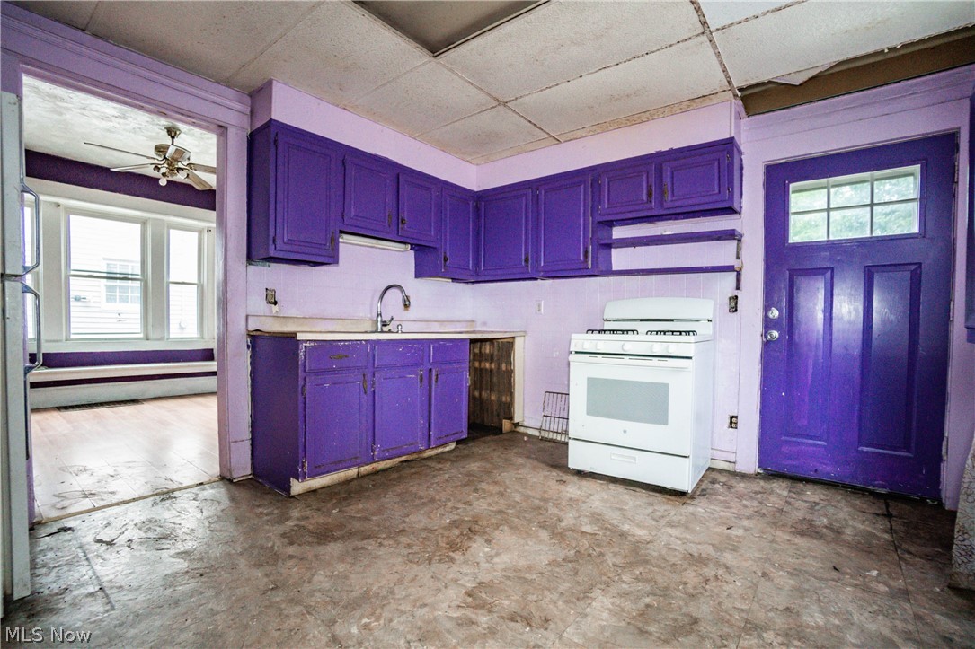 Elizabeth & Roland Pletschers - Residential