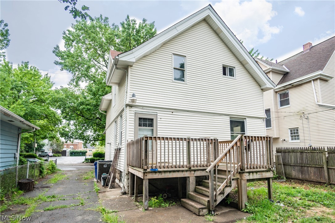 Elizabeth & Roland Pletschers - Residential