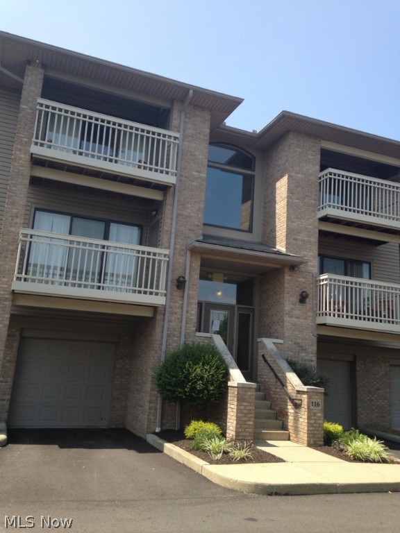 Conveniently located condo available for rent at the Enclave! Walk in closets in each bedroom, master with an en suite bath.
Washer and dryer hookups in unit. 2 balconies. Additional storage in garage plus one additional open parking space. Enjoy
the clubhouse with a workout room, sauna, patio and gathering space available upon reservation for your special event!