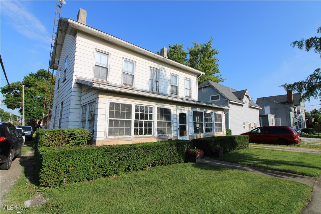 Looking to be a landlord or expand your investment portfolio! Here is a triplex and 2 houses all on one large lot. Located only 1 block away from Lake Erie and 3 blocks from downtown Port Clinton make this an ideal investment location. Tenants rights.