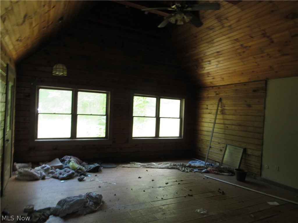 5575 Center Road
