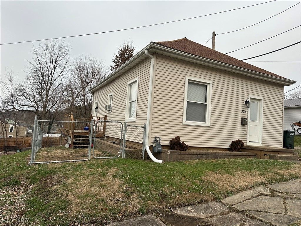 Photo of 309 Welch Street, Dennison, OH 44621 (MLS # 5178308)