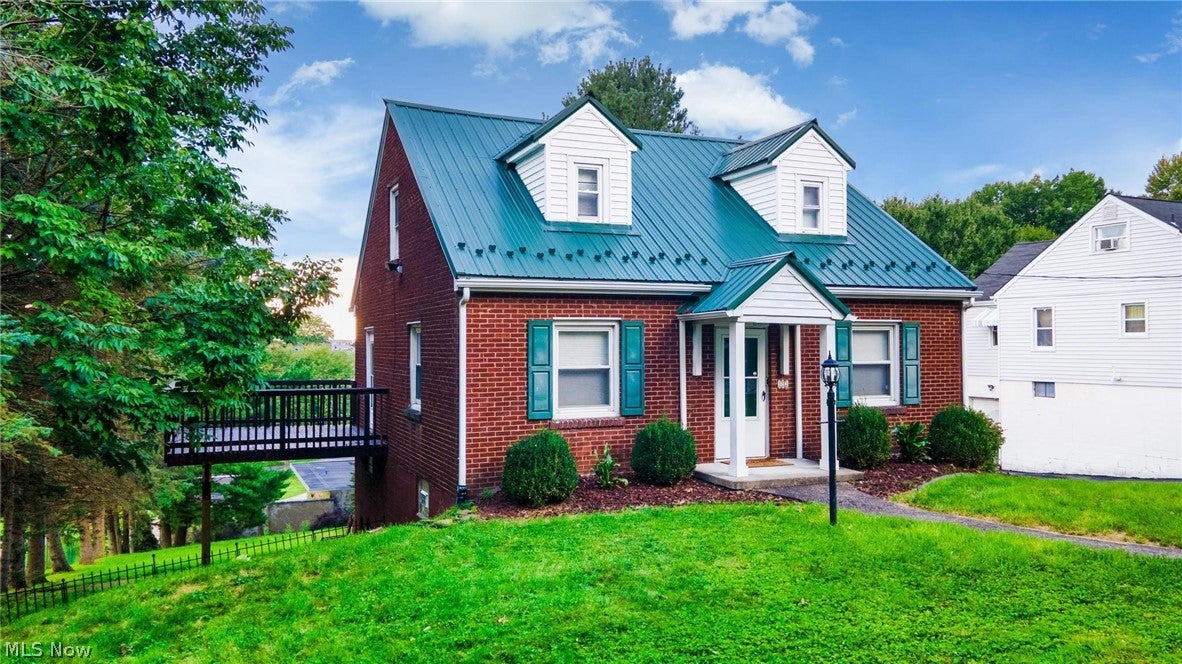 122 W Belleview Drive