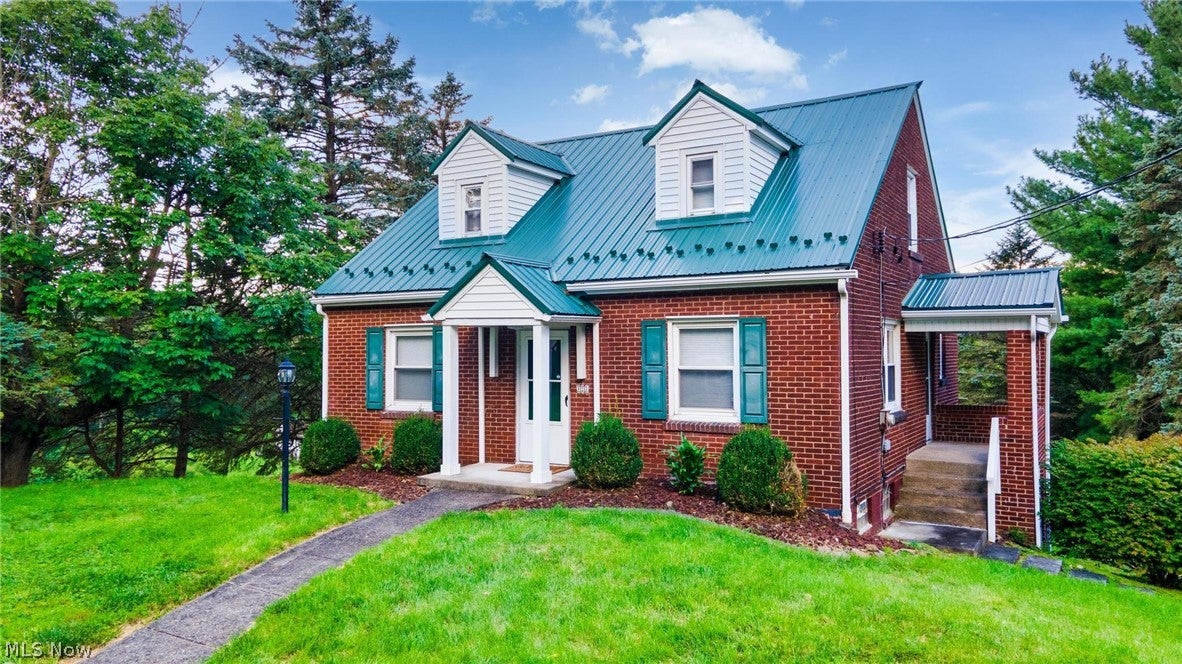 122 W Belleview Drive