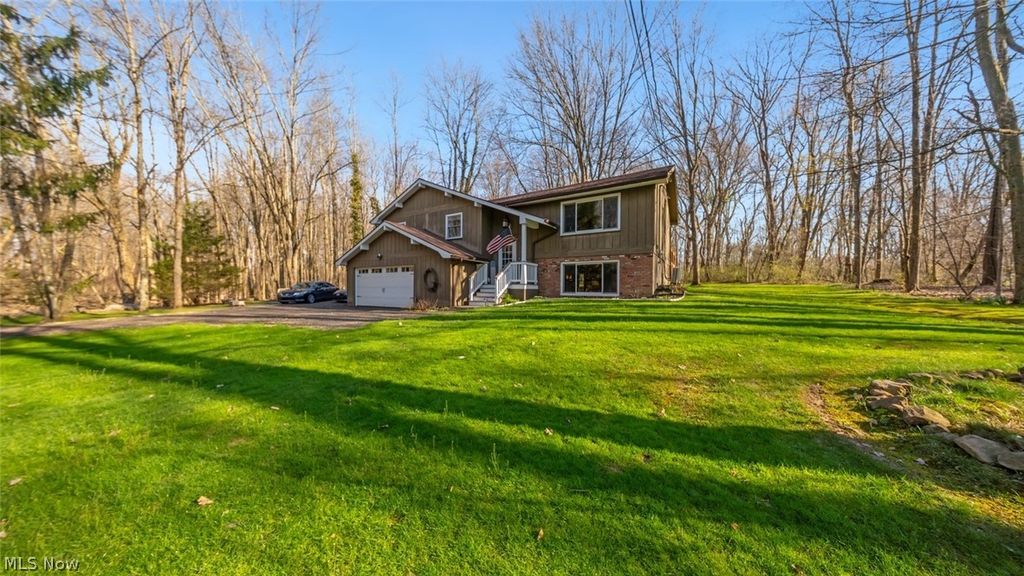 Photo of 9690 Kinsman Road, Novelty, OH 44072 (MLS # 5201249)