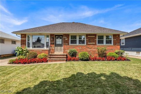 19300 Parkmount Avenue, Cleveland, OH 44135 - #: 5147599