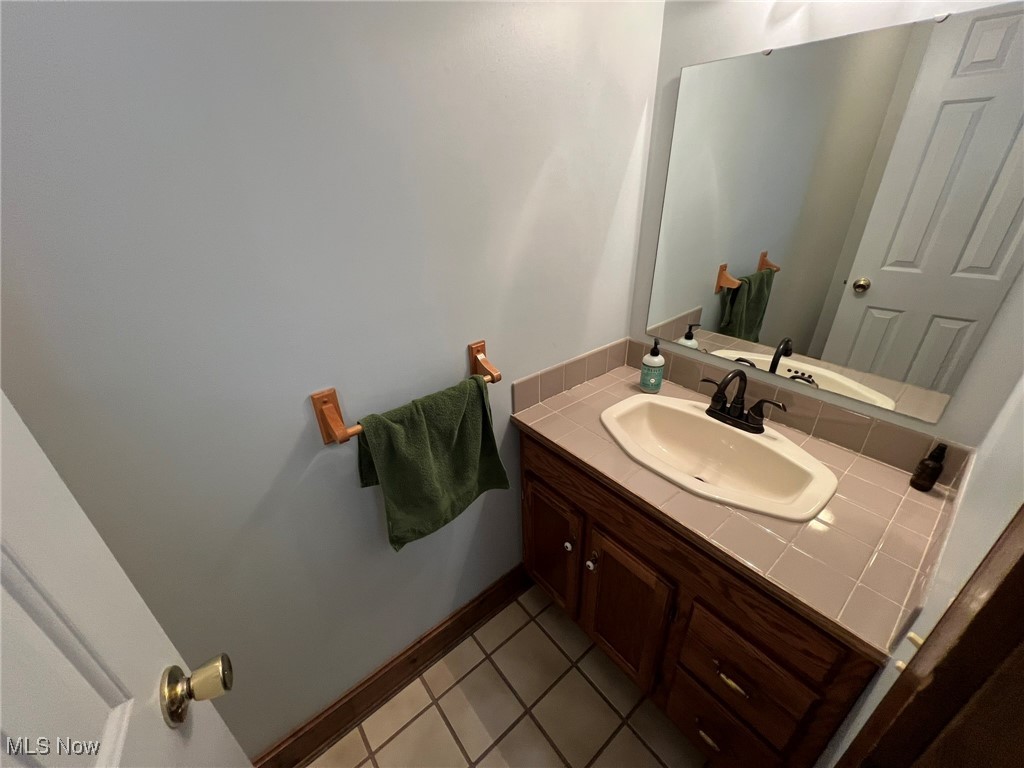 6581 Newhouse Court, Mentor, Ohio image 39