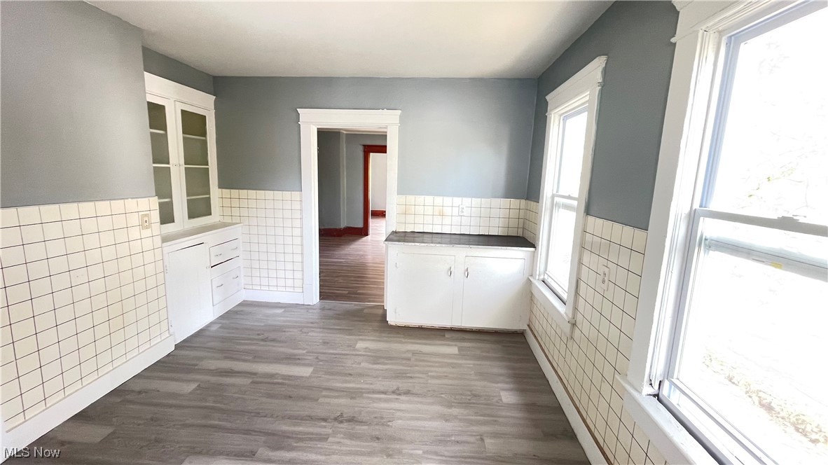 J H Hardys - Residential Lease