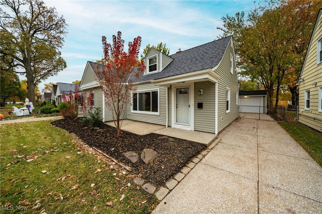 Photo of 7032 Beresford Avenue, Parma Heights, OH 44130 (MLS # 5167687)