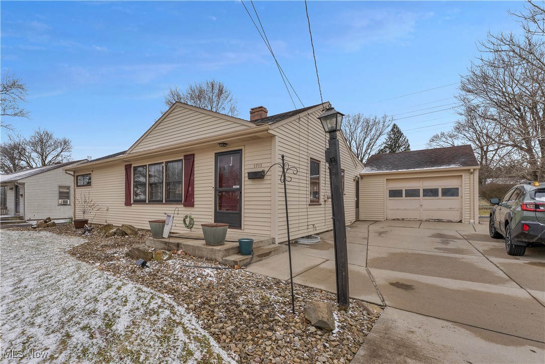 2702 Brunswick Road, Youngstown, Ohio image 2