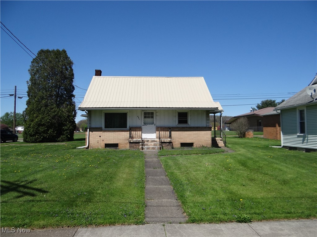 221 W Wood Street, Malvern, Ohio image 1