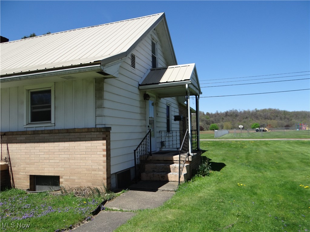 221 W Wood Street, Malvern, Ohio image 3