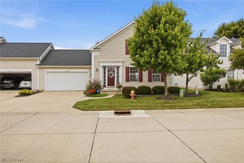 Condo For Sale - 37022 Fairfield Lane<br/> North Ridgeville, OH 44039