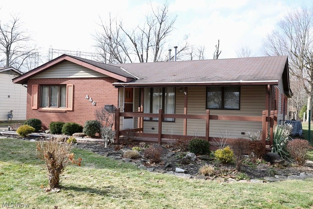 Photo of 446 Redwood Drive, Berea, OH 44017 (MLS # 5187928)