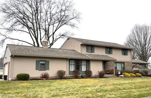 Tiny photo for 383 Edgewood Court, Columbiana, OH 44408 (MLS # 5184505)