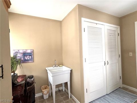 Tiny photo for 383 Edgewood Court, Columbiana, OH 44408 (MLS # 5184505)