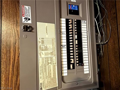 Tiny photo for 383 Edgewood Court, Columbiana, OH 44408 (MLS # 5184505)