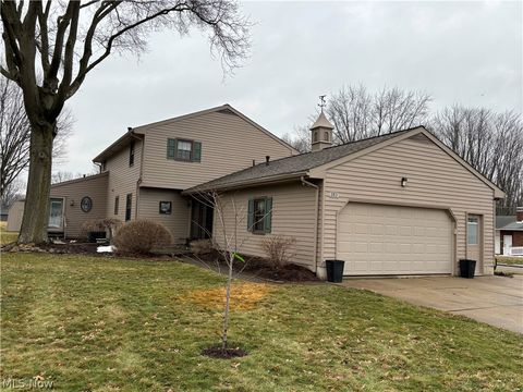 Tiny photo for 383 Edgewood Court, Columbiana, OH 44408 (MLS # 5184505)
