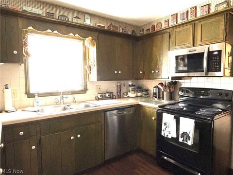 Tiny photo for 383 Edgewood Court, Columbiana, OH 44408 (MLS # 5184505)