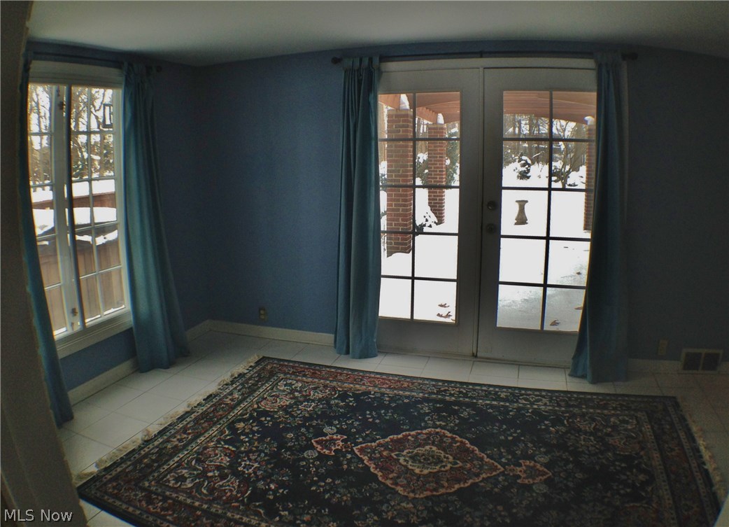 South Shawnee Lake So Circle - Residential