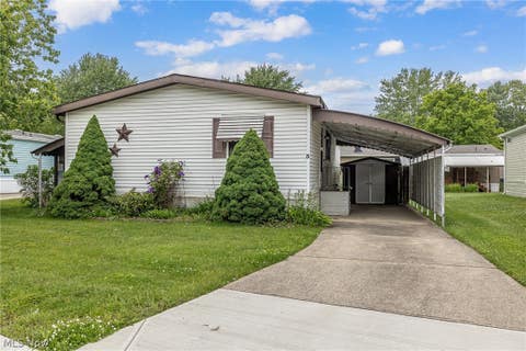5 Michael Drive, Olmsted Twp, OH 44138 - #: 5211026