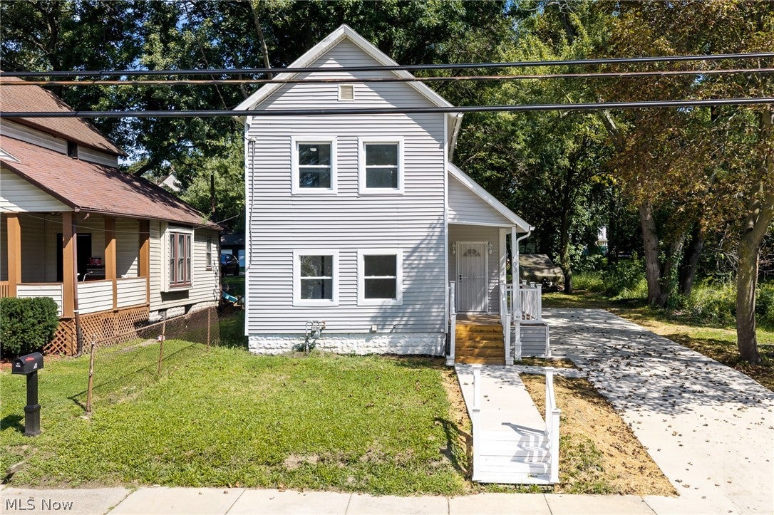 103 W Miller Avenue