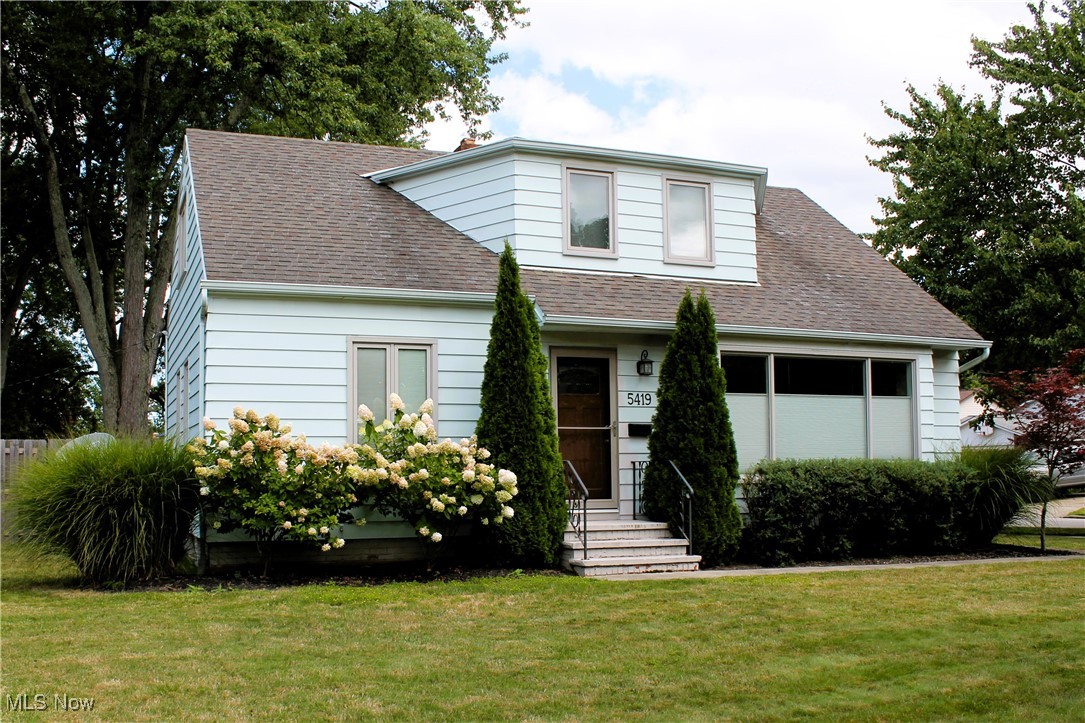 Welcome to this charming 4-bedroom, 2-bath Cape Cod in the heart of Lyndhurst. With 1,754 sq. ft. of living space on a rare 0.3-acre lot, this home offers both character and room to grow.
Inside, the main level features hardwood floors throughout, creating a warm and inviting atmosphere. The updated kitchen provides plenty of space for meal prep and entertaining, while two main-floor bedrooms add convenience and flexibility for guests, a home office, or a playroom.
Upstairs, you’ll find two additional bedrooms filled with natural light and ample storage. Both full bathrooms have been updated over time to balance charm with function.
The partially finished basement extends the living space with room for a gym, media room, or hobby area. An oversized, attached 2-car garage offers extra storage and workspace.
Step outside and enjoy a large, fully fenced backyard—complete with new landscaping and a peaceful tranquility fountain. Whether it’s summer barbecues, gardening, or simply unwinding, this outdoor space is designed to be a private retreat.
Located near neighborhood parks with easy highway access, this Lyndhurst home combines comfort, space, and convenience in a sought-after community.