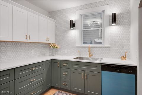 Tiny photo for 2016 Rossmoor Road, Cleveland Heights, OH 44118 (MLS # 5178681)