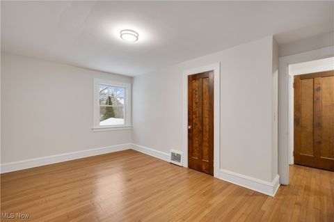 Tiny photo for 2016 Rossmoor Road, Cleveland Heights, OH 44118 (MLS # 5178681)