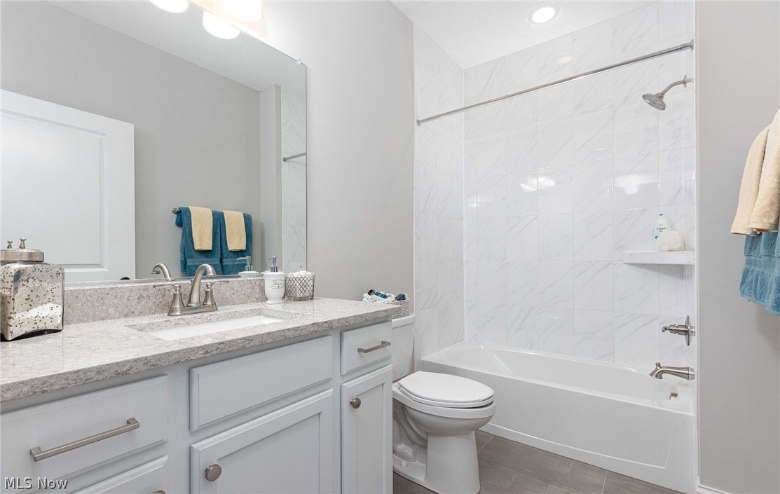 The Courtyards at New Seasons - Residential