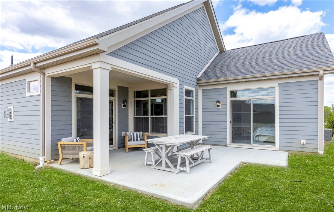 The Courtyards at New Seasons - Residential