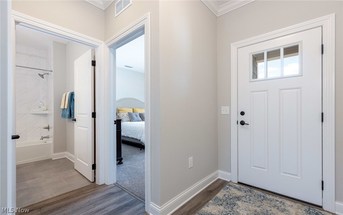 The Courtyards at New Seasons - Residential