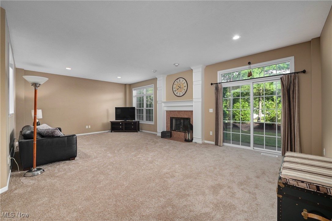 Vista Lago - Residential