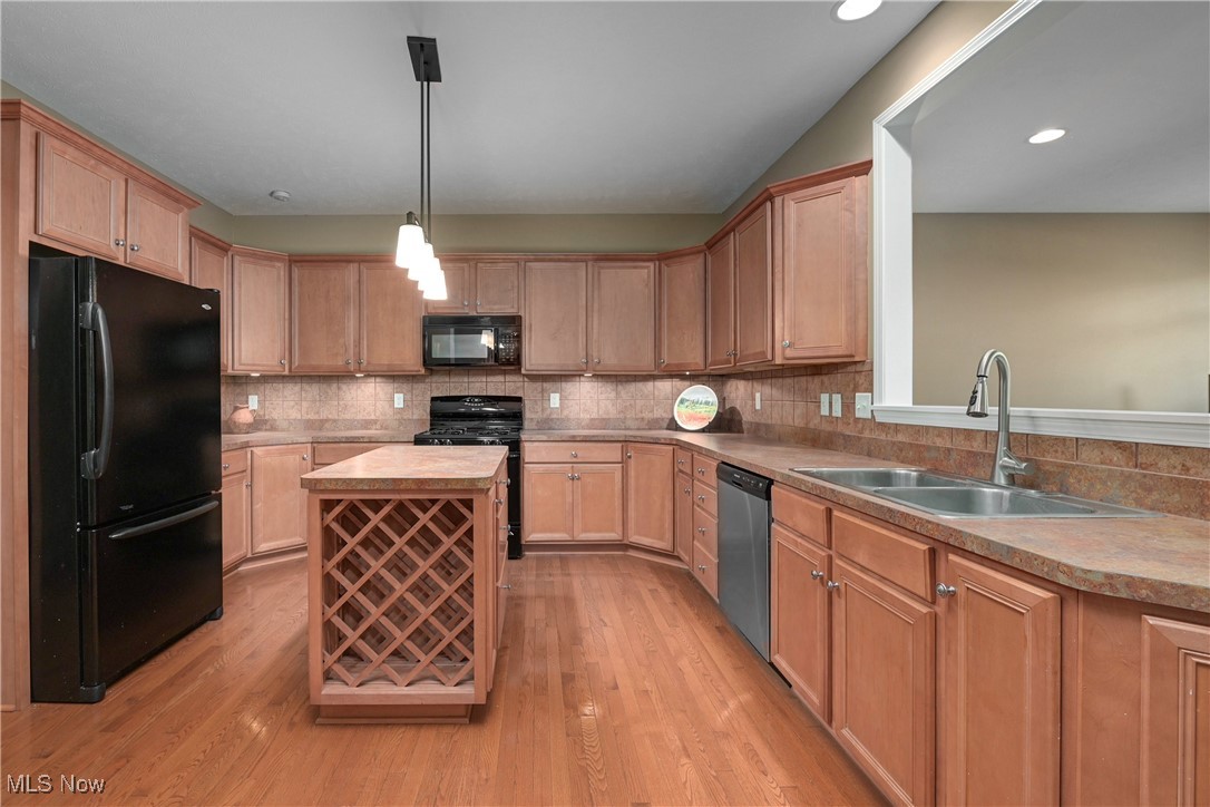 Vista Lago - Residential