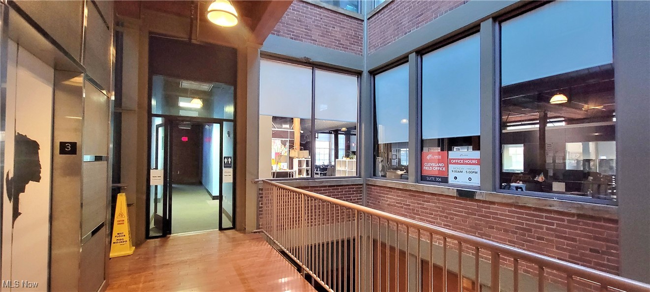 Lin Omni Square - Commercial Sale