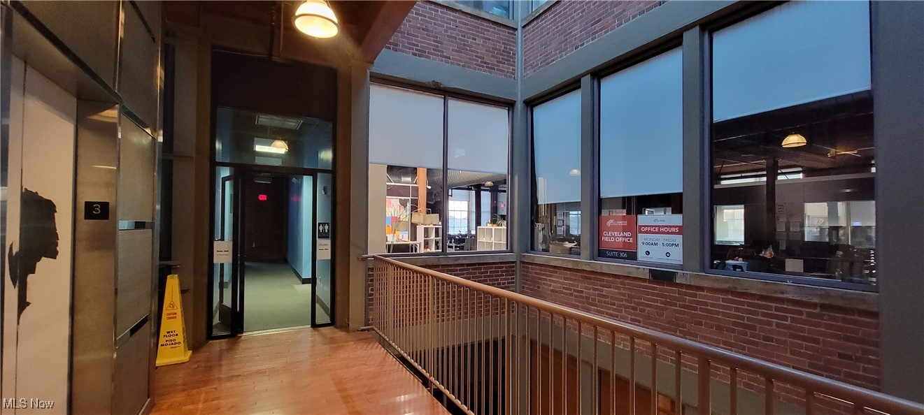 Lin Omni Square - Commercial Sale