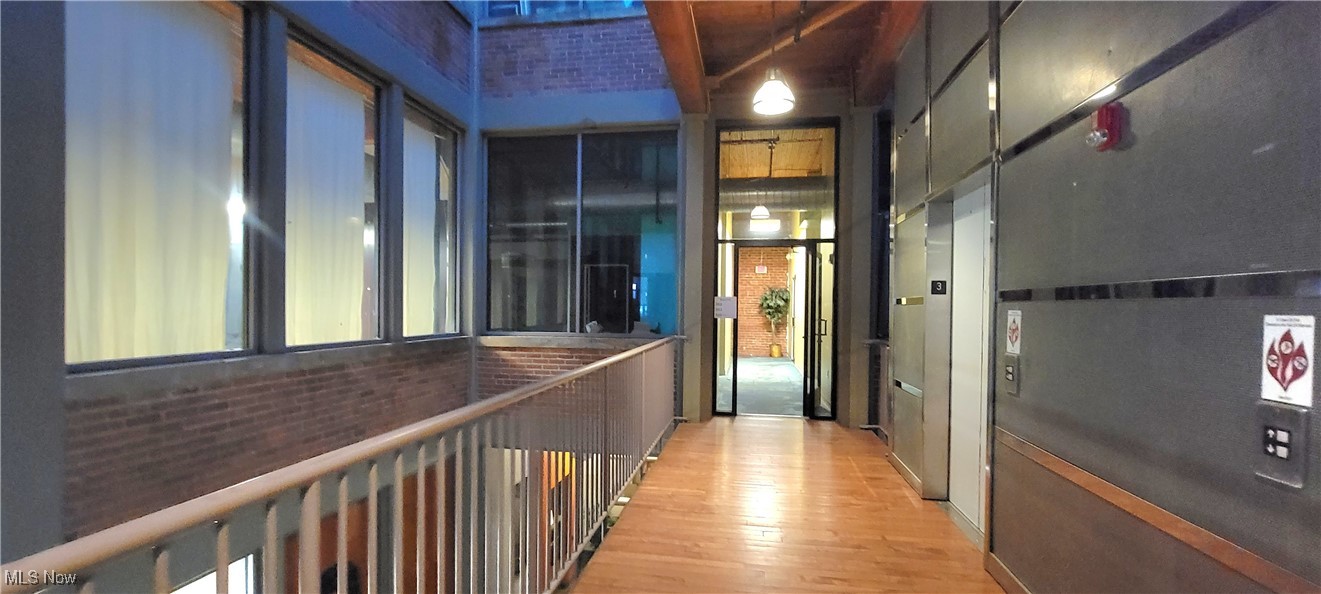 Lin Omni Square - Commercial Sale