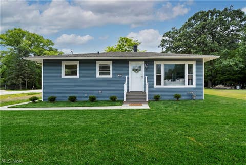 Photo of 1622 Diana Drive, Brunswick, OH 44212 (MLS # 5220032)