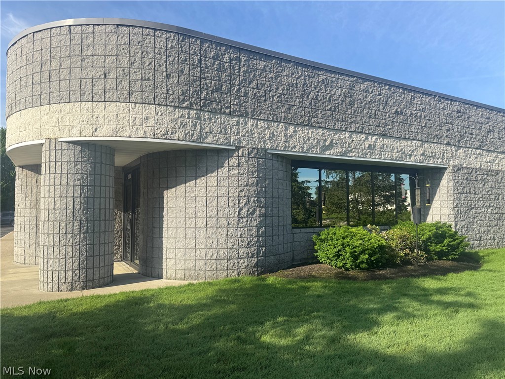 2220 E Enterprise Parkway