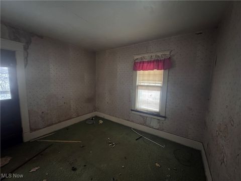 Tiny photo for 2104 Elm Street, Youngstown, OH 44505 (MLS # 5179059)