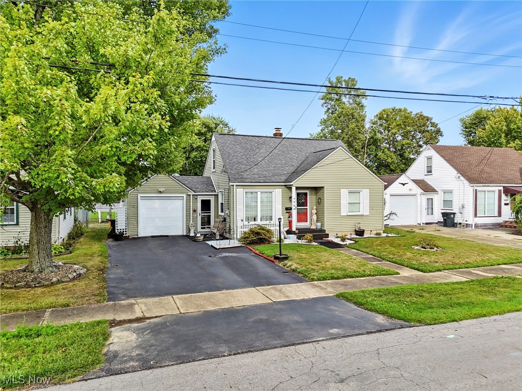 MOVE IN READY - Awesome Completely Updated Cape Cod! Situated in a lovely established Warren neighborhood, this home puts you close to highways, shopping, and Downtown Warren.
Excellent curb appeal with fresh vinyl siding, new roof, and crisp landscaping creates an inviting first impression that continues inside with beautiful and durable bamboo flooring, tranquil color palette, and an abundance of natural light from large windows.
The updated kitchen features beautiful KraftMaid cabinetry and stainless steel appliances, flowing seamlessly into the dining room with sliding patio door (built-in mini blinds) offering easy access to the huge back deck - perfect for entertaining or quiet morning coffee.
Updated full bath and a spacious first floor bedroom complete the main level convenience. A convenient breezeway connects to the attached garage.
Upstairs, the second bedroom offers tons of space and versatility.
The finished basement is fabulous for entertaining with recessed lighting and plenty of storage to keep everything organized.
The star of the show is the awesome backyard oasis. Fenced for privacy with an above-ground pool, huge deck, gazebo, and multiple entertaining areas - your own personal escape.
Recent updates include: roof, vinyl siding, decorative front door with glass inlay, sliding patio door with built-in mini blinds, storm doors, beautiful bamboo flooring, appliances, driveway, lighting, central air, high efficiency furnace, landscaping, privacy fence, gutters, soffit, fascia, and so much more! Literally just move in!
Ready to make it yours? This one won’t last long.????????????????