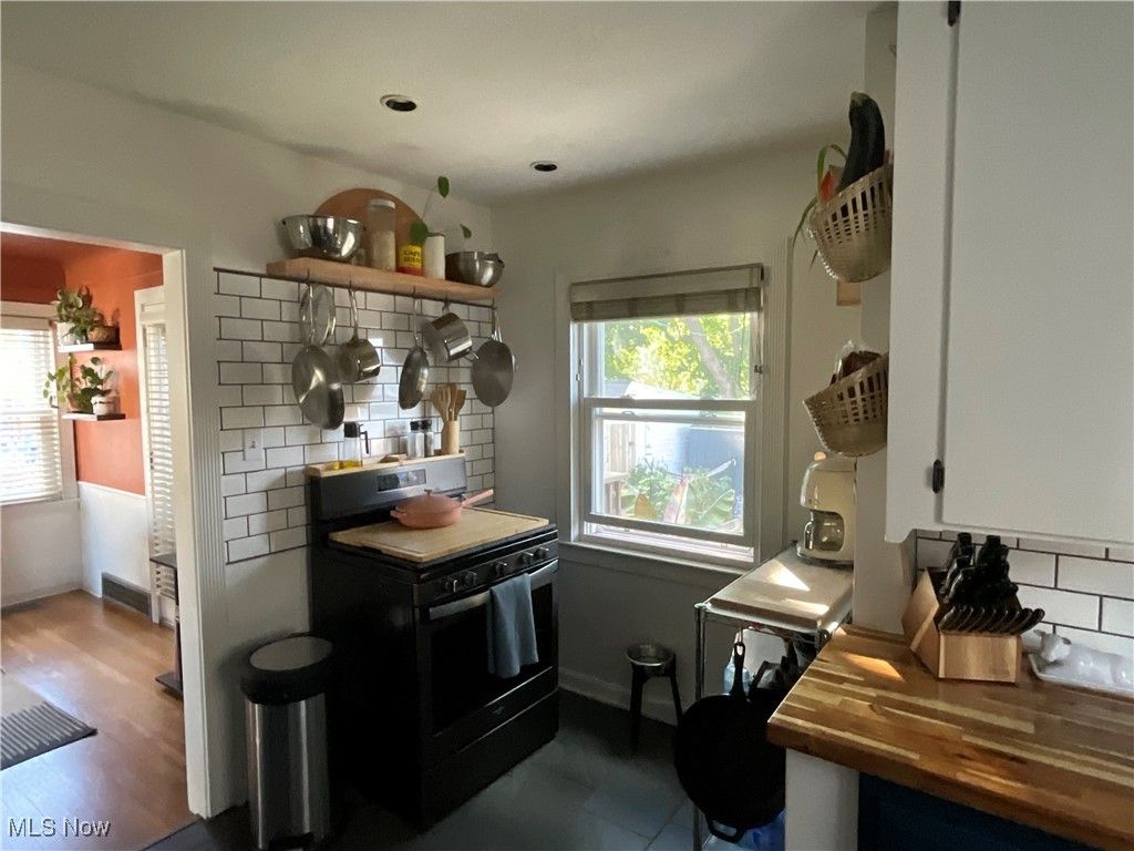 Photo of 4334 W 60th Street, Cleveland, OH 44144 (MLS # 5163270)