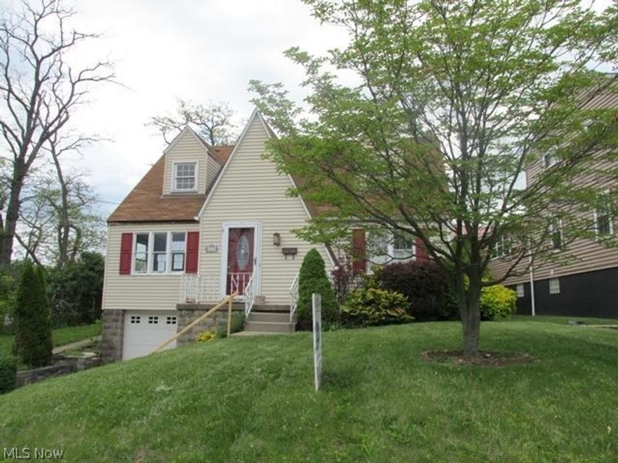 Vinyl sided 1.5 story home with in-ground pool.  Main level master bedroom w/master bath & walk-in closet.  Property is HUD owned & selling "AS IS".  Case #571-096263.  Up to 3% selling agent commission.  Property marketed by MMREM.com.  All offers to be submitted at www.HUDHomestore.com.  Exclusive agency.