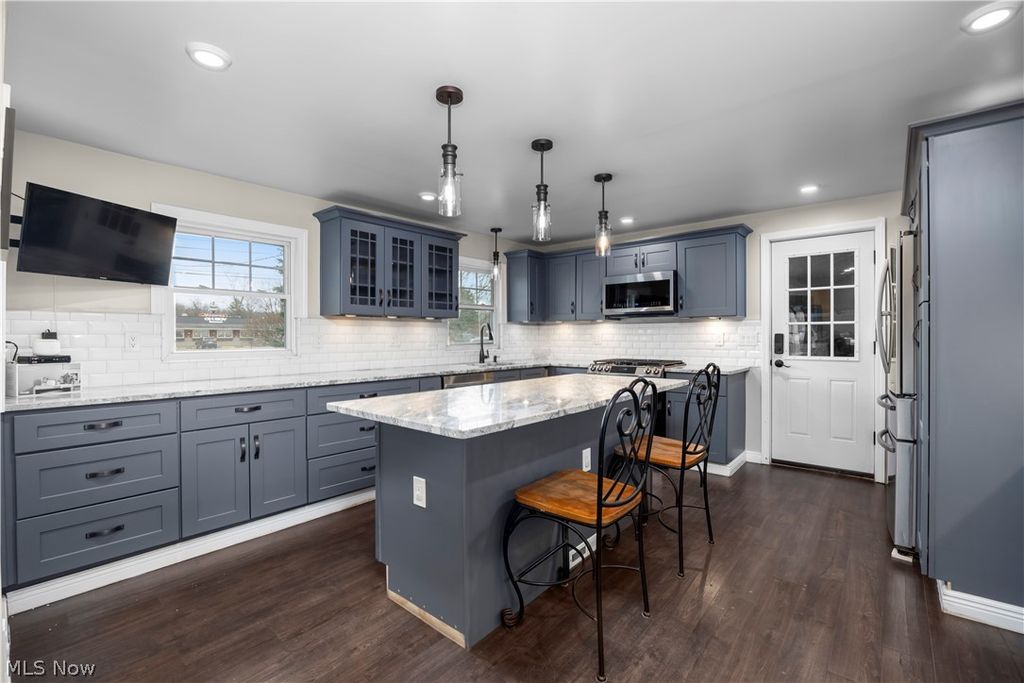 Photo of 6635 Lake Ave Ave, Elyria, OH 44035 (MLS # 5196576)