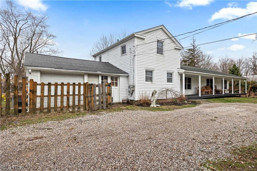 Photo of 6635 Lake Ave Ave, Elyria, OH 44035 (MLS # 5196576)