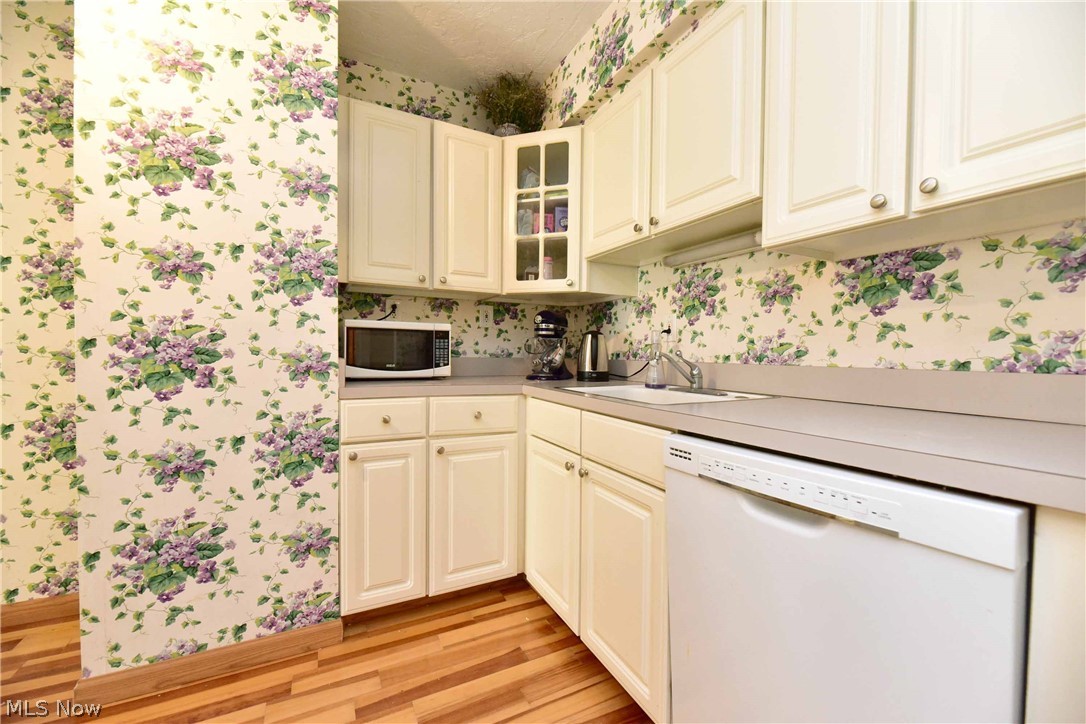 Marine Towers East Condo - Residential