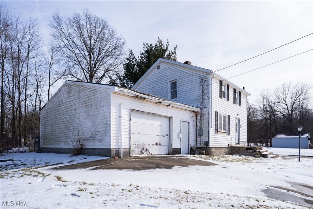 Photo of 2143 Central Parkway Avenue SE, Warren, OH 44484 (MLS # 5183148)