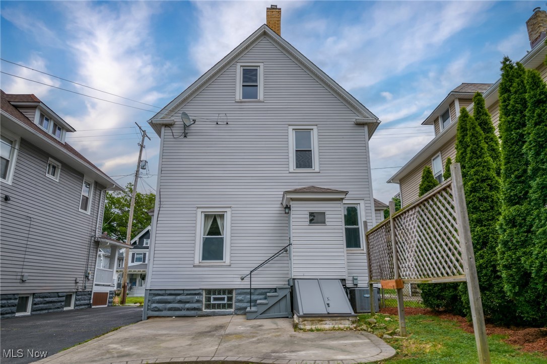 1476 Lauderdale Avenue, Lakewood, Ohio image 41