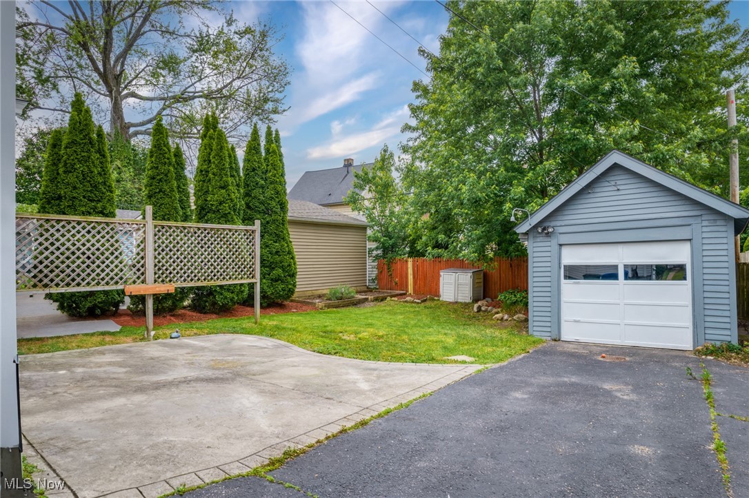1476 Lauderdale Avenue, Lakewood, Ohio image 3