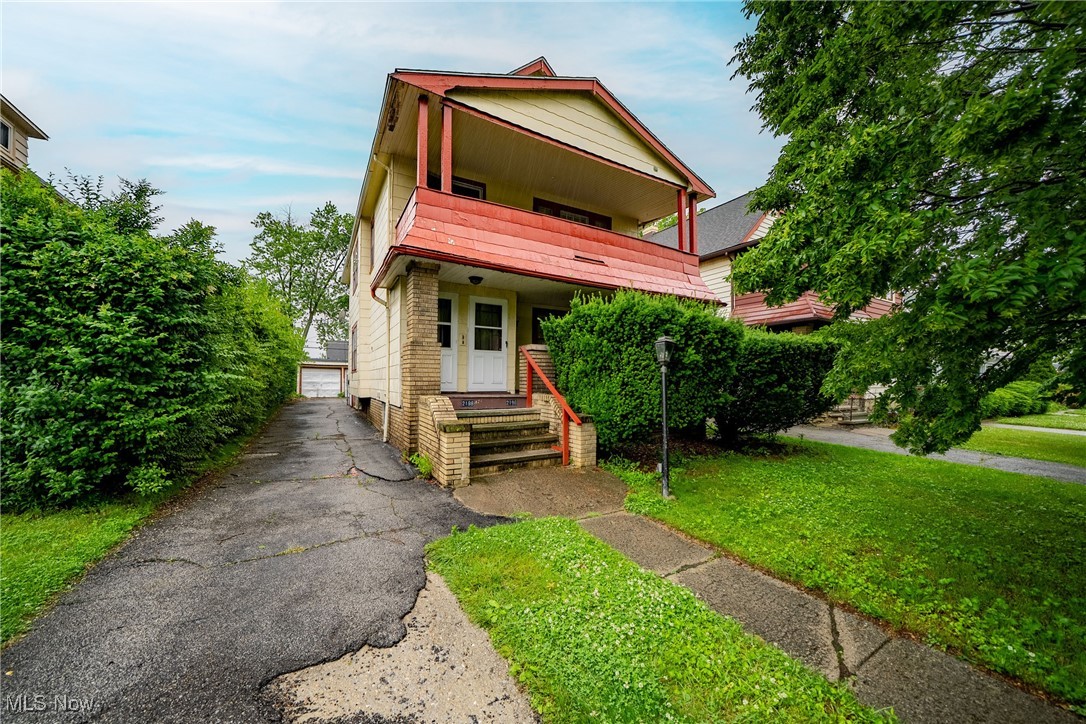 Come see this charming Duplex in the Heart of Lakewood, Ohio! This delightful duplex offers the perfect blend of modern comfort and classic architectural appeal. Due to its desirable location, you'll enjoy easy access to local amenities, parks, and numerous entertainment options. Additionally, there is huge potential for cash flow in Lakewood or house hacking. Home needs some updates. Lots of upside!